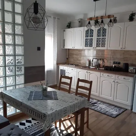 Mokka Apartman Готель