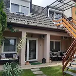 Mokka Apartman Hotel *