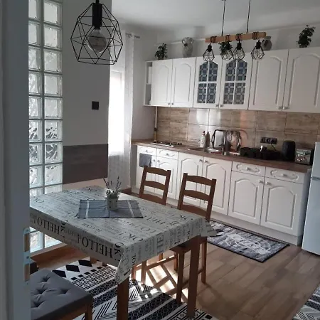 Mokka Apartman Эгер