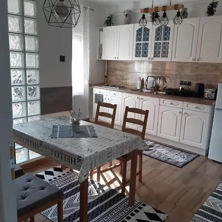 Mokka Apartman Отель *