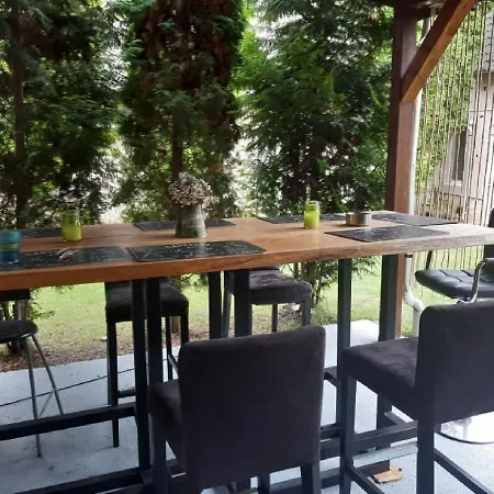 Mokka Apartman Отель
