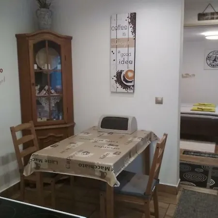Mokka Apartman 호텔