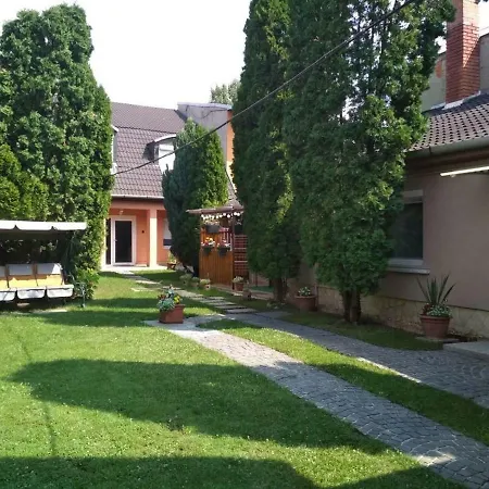 Отель Mokka Apartman Эгер