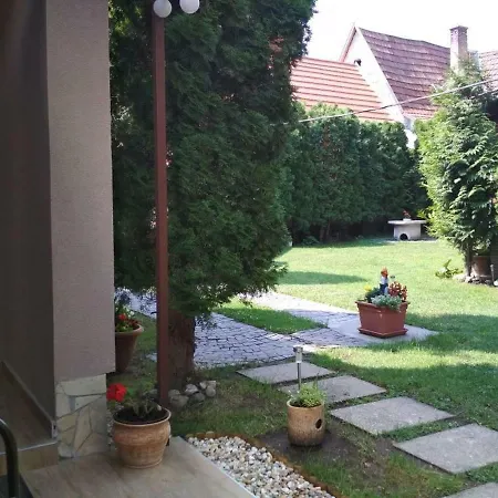 Отель Mokka Apartman *