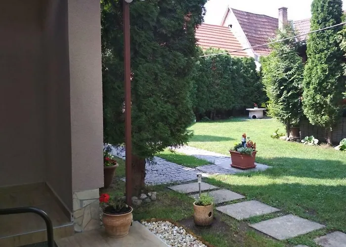 ホテル Mokka Apartman *